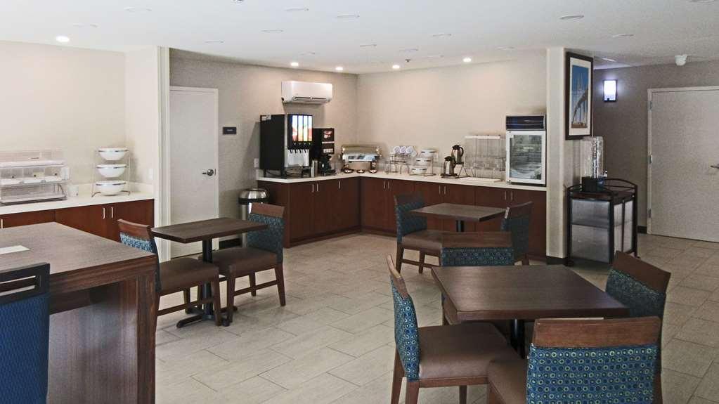 Comfort Inn & Suites Brunswick Esterno foto