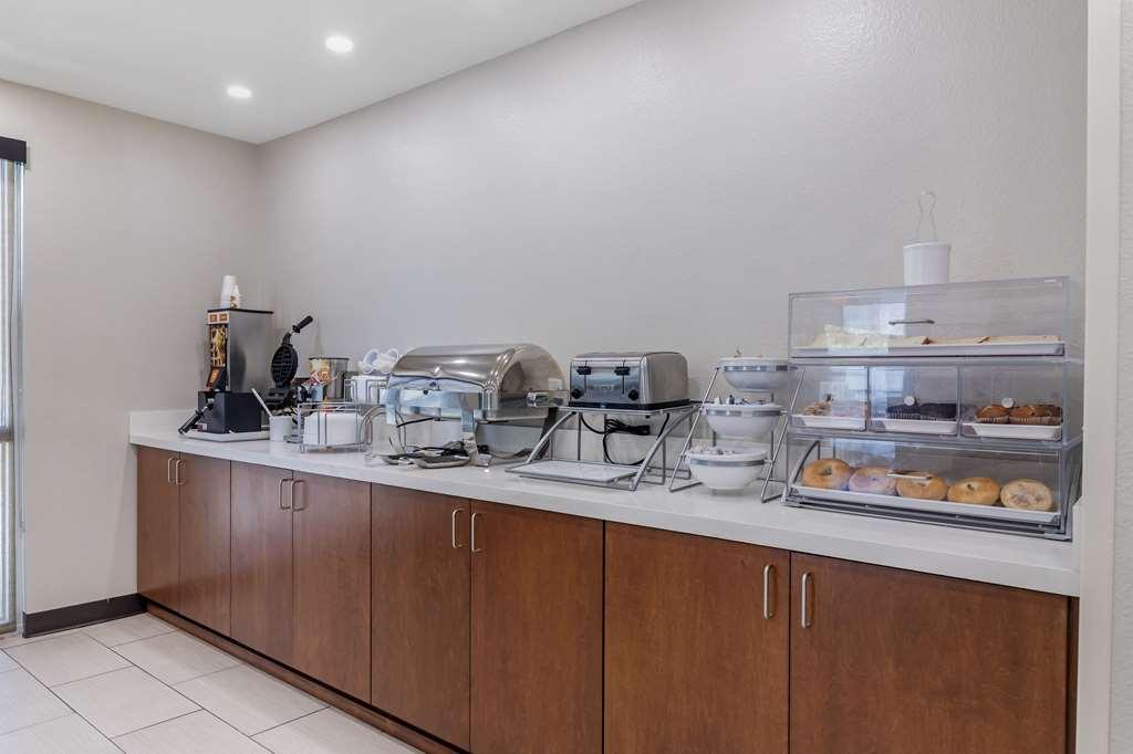 Comfort Inn & Suites Brunswick Ristorante foto