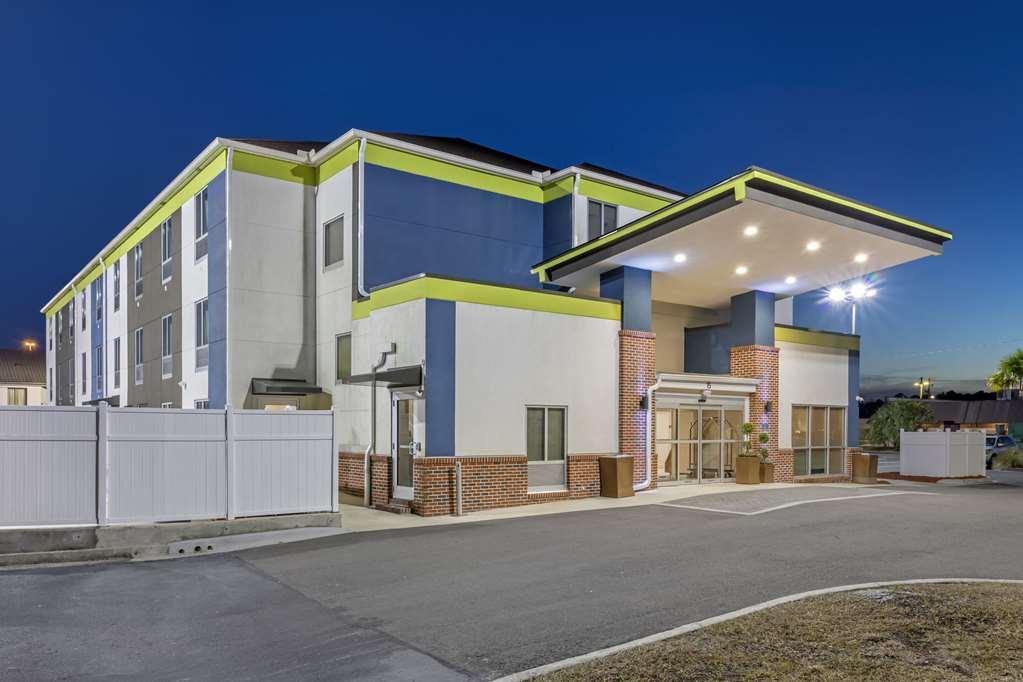 Comfort Inn & Suites Brunswick Esterno foto